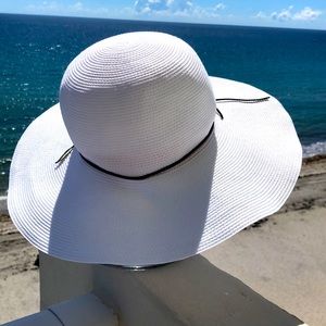 HATS HOUSE OF LAFAYETTE SEXY WHITE BRIM HAT - with feather charm